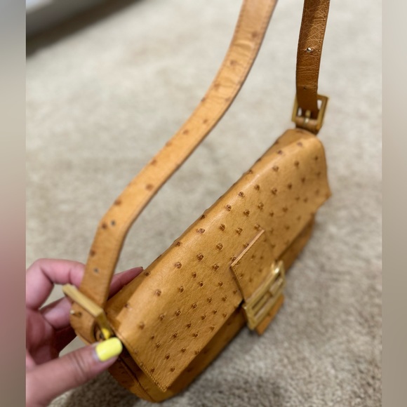 SOLD Fendi Baguette Ostrich Brown - Picture 11 of 17